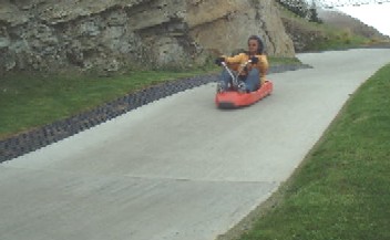 luge3.jpg (19558 bytes)