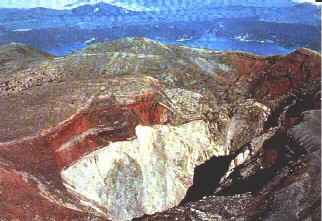 volcratr.jpg (35505 bytes)