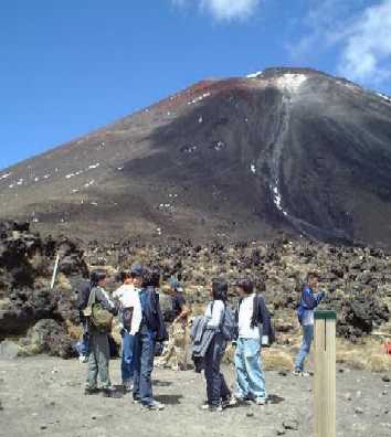 nikpanghoe.jpg (19689 bytes)